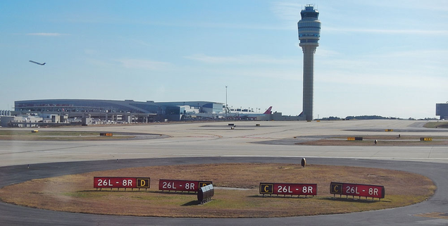 The 400-foot tall control tower, the tallest in the United States. (Photo by qwesy qwesy via Wikimedia Commons)